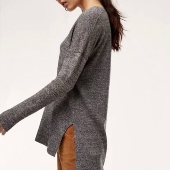 Aritzia Babaton ERIN V Neck Sweater Top Heather Gray Wool + Linen Size S/M - Picture 2 of 7